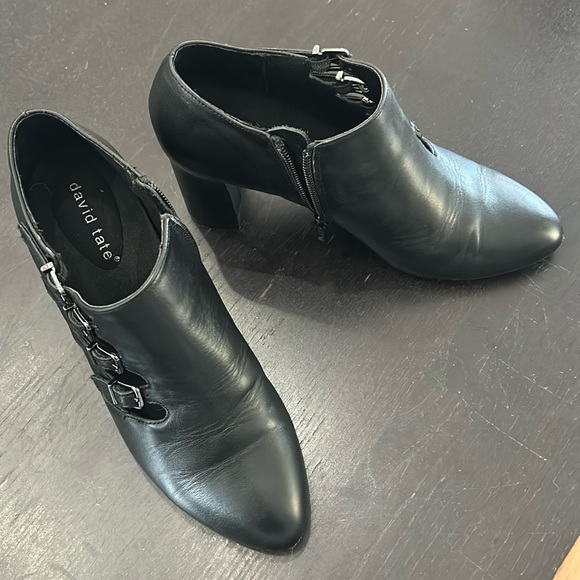 David Tate black leather booties 6.5 wide width - Picture 4 of 7